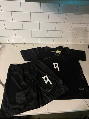 Youth Erling Braut Haaland Jersey And Short Set Size 22.